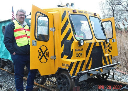 Dan standing beside Rail Car 007 on the first excursion, April 28, 2007