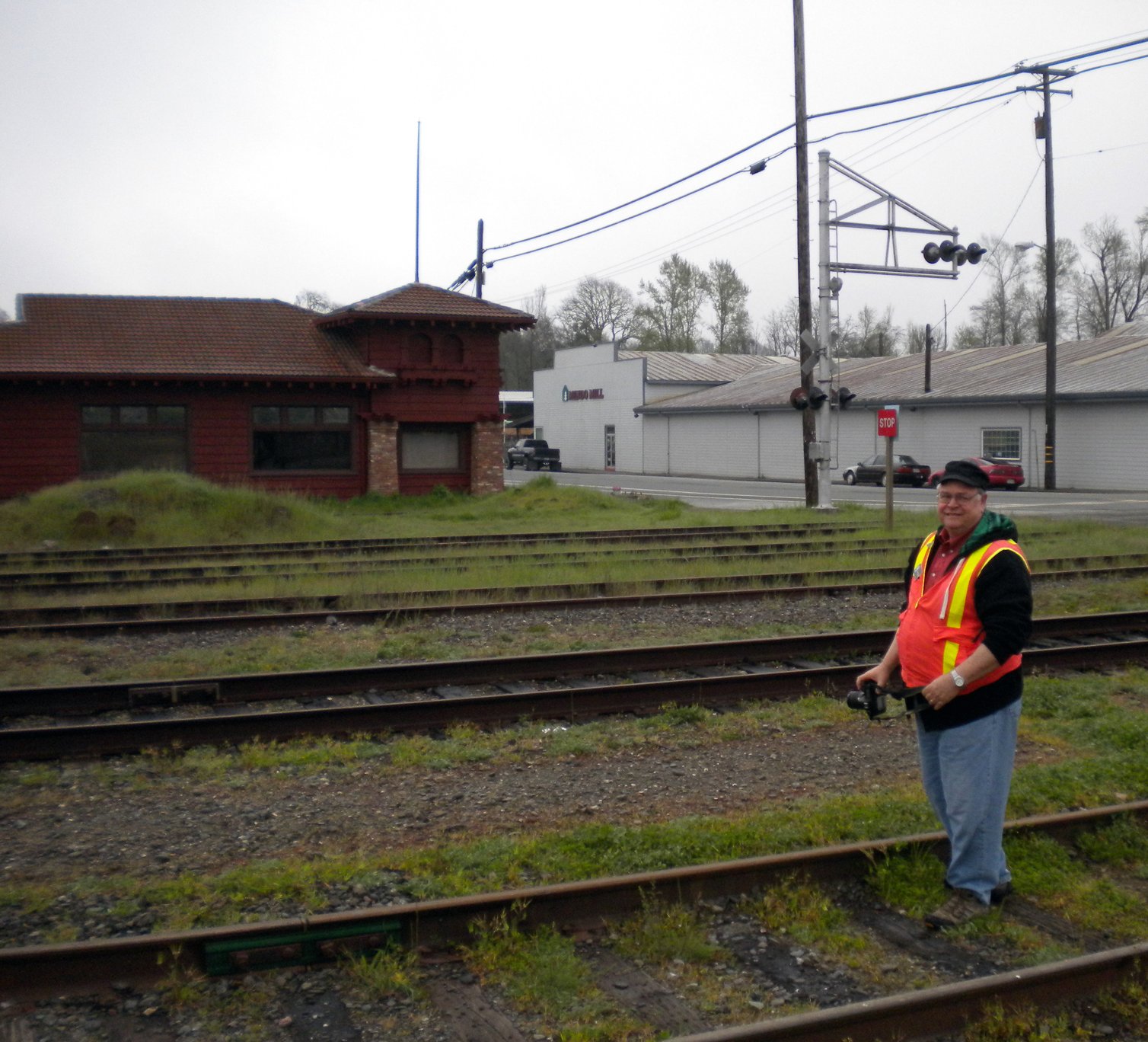 Wayne Parsons documenting the Niles Canyon Railway set-on