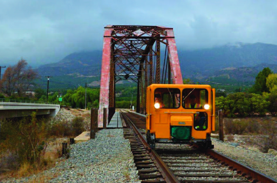 Railcars crossing Santa Paula Creek on the Fillmore and Western Railway
